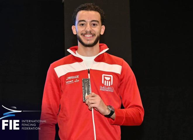 *وزير الشباب والرياضة يهنئ البطل الأوليمبي محمد السيد لتتويجه ببرونزية كأس العالم لسلاح سيف المبارزة بألمانيا