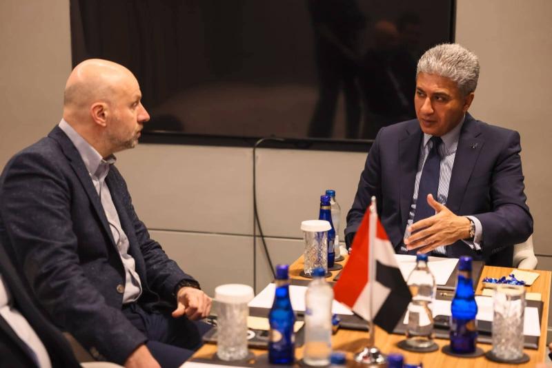 - وزير السياحة والآثار يستهل لقاءاته المهنية بتركيا باجتماعات مع عدد من شركات الطيران التركية