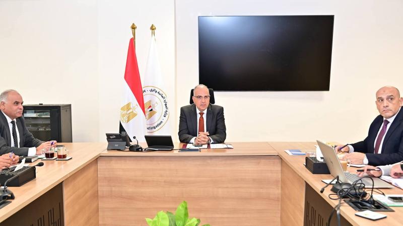 الدكتور سويلم يتابع حالة المنظومة المائية بمحافظتي الإسكندرية والبحيرة خلال الفترة الحالية، والإعداد لفترة أقصى الاحتياجات المائية القادمة