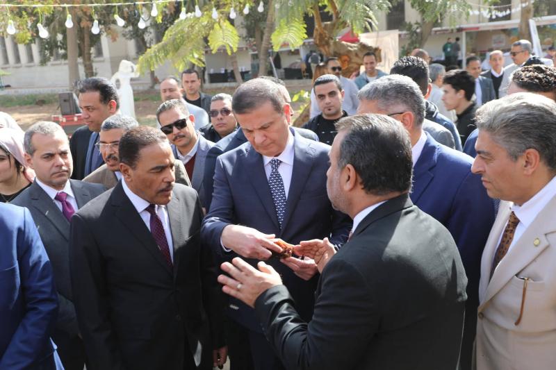 وزير الزراعة ومحافظو مطروح والقاهرة والجيزة يتفقدون النسخة السادسة لمهرجان القاهرة الدولي للتمور بالمتحف الزراعي