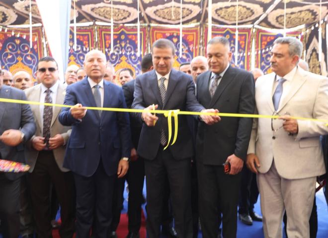 وزير الزراعة ومحافظ القاهرة يفتتحان معرض السلع والمنتجات الغذائية بميدان باب الشعرية بمناسبة شهر رمضان