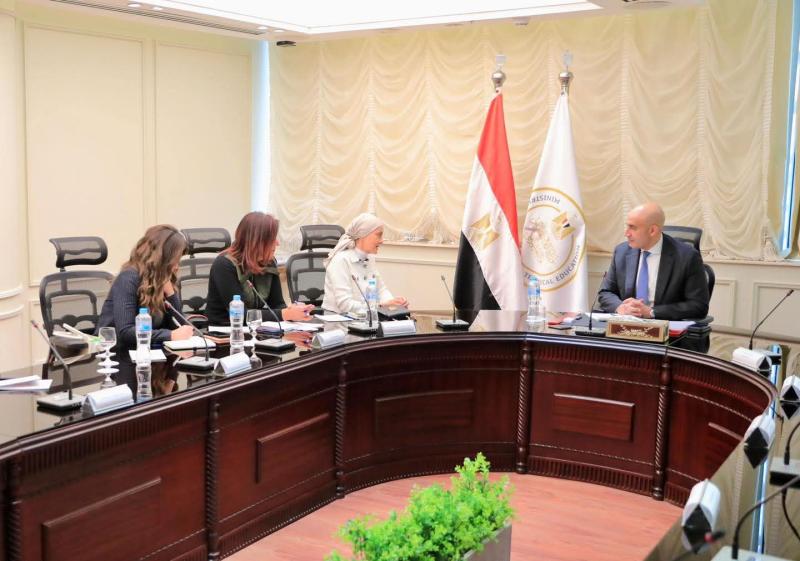 وزير التربية والتعليم يبحث مع الممثلة المقيمة ومدير مكتب برنامج الأغذية العالمي في مصر تعزيز الشراكة في برامج التغذية المدرسية