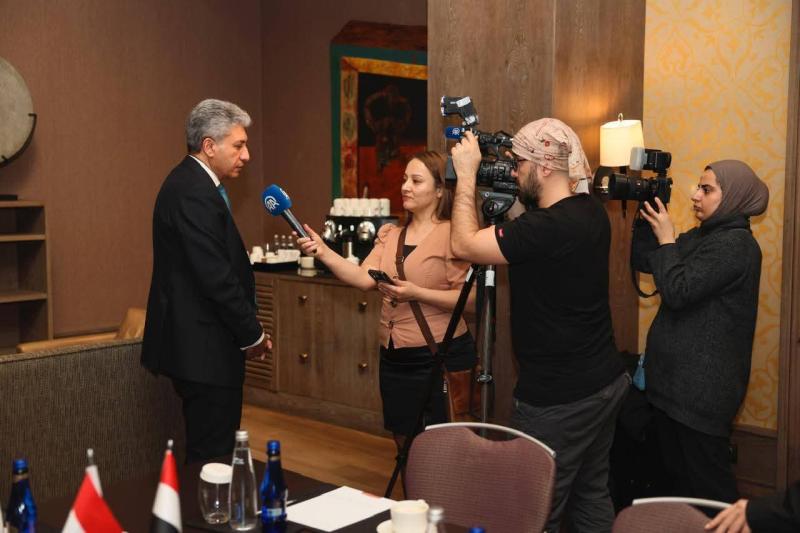 - وزير السياحة يعقد مجموعة من اللقاءات الإعلامية خلال مشاركته بالمعرض السياحي الدولي EMITT بتركيا