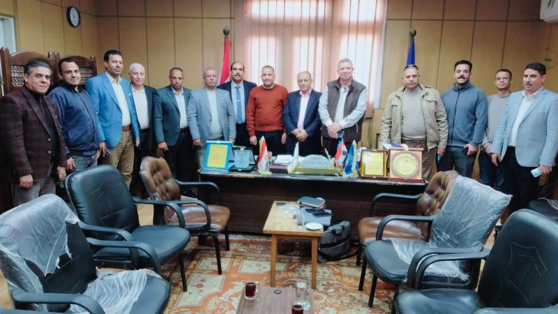 مسئولى شركة ”ديجيتال سمارت ترى” تجتمع بقيادات الزراعة