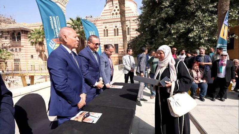 رئيس الوزراء يُتابع موقف إعادة تسليم وتسكين الأسر العائدة إلى وحداتهم السكنية بعد انتهاء أعمال ترميم العقارات في منطقة ”درب اللبانة” بالقاهرة التاريخية