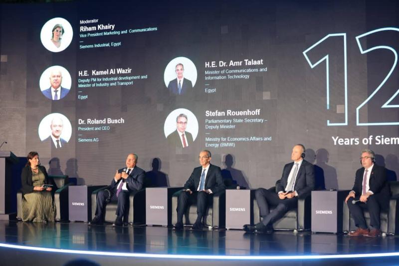 نائب رئيس مجلس الوزراء للتنمية الصناعية وزير الصناعة والنقل يستعرض خلال فعاليات الجلسة النقاشية: 125 عامًا من التقدم: