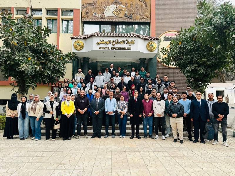 الشباب والرياضة” تواصل تنفيذ الدورة التدريبية رقم (١٢١) في الاستراتيجية والأمن القومي بالأكاديمية العسكرية