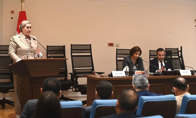 خلال أولى جلسات لجنة الاتصالات بمجلس النواب..  رئيسة المجلس القومي للطفولة والأمومة تستعرض التوصيات الاستراتيجية لحماية الأطفال في الفضاء الرقمي