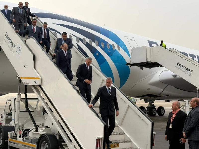 باستخدام وقود الطيران المستدام ( SAF)  • وصول أول طائرة لمصر للطيران من طراز الايرباصA350-900 إلى مطار القاهرة الدولي وانضمامها رسميًا لأسطول الشركة الوطنية