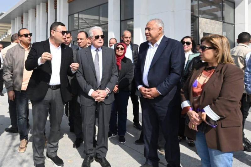 وزير الإسكان ومستشار رئيس الجمهورية يتابعان موقف مشروع ”حدائق تلال الفسطاط” بمحافظة القاهرة