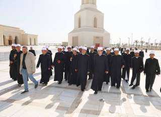 وزير الأوقاف يلتقي وفدًا من خيرة الأساتذة والأئمة بالمعاهد والجامعات الإسلامية بإندونيسيا بمسجد مصر الكبير