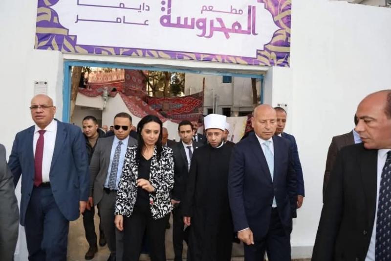 وزراء الأوقاف والتضامن الاجتماعي والتنمية المحلية ومحافظ القاهرة يتفقدون مطعم «المحروسة» برمسيس