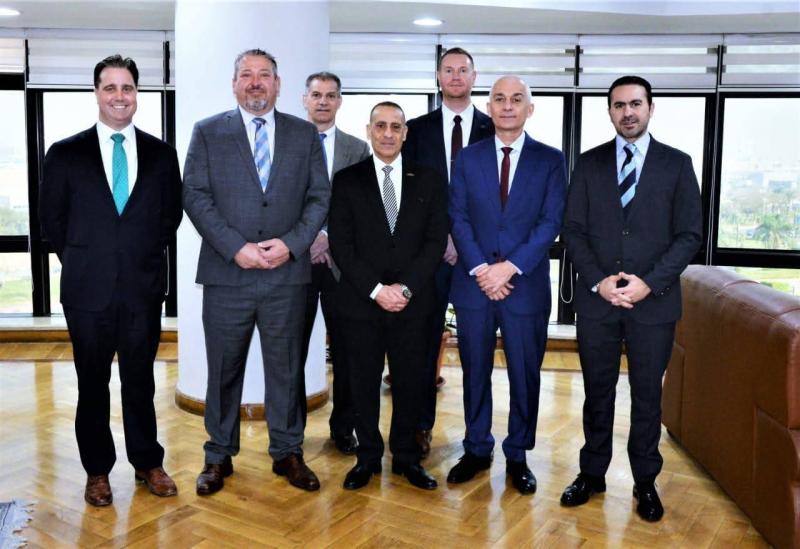 وزير الطيران المدني يلتقي وفد إدارة الطيران الفيدرالي الأمريكية (FAA