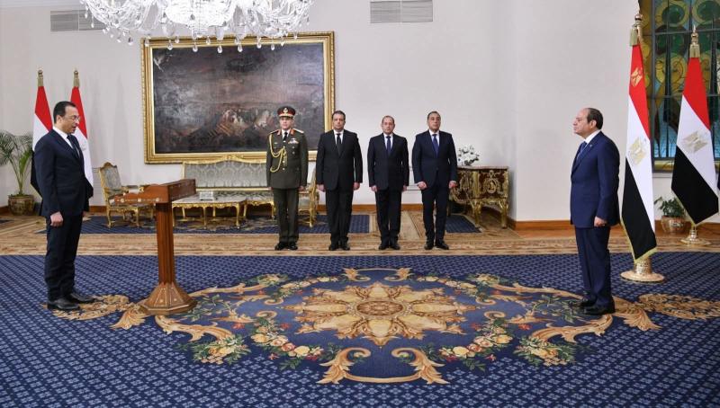 المهندس/ رأفت هندي وزير الاتصالات وتكنولوجيا المعلومات يؤكد استكمال التوسع في الخدمات الرقمية لبناء مجتمع رقمي متكامل