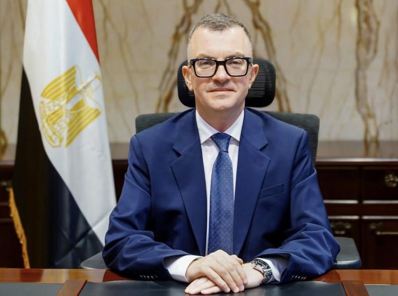 الدكتور أحمد رستم وزير التخطيط والتنمية الاقتصادية يباشر مهام منصبه.. ويؤكد العمل بروح الفريق وتعزيز التنسيق الحكومي خلال المرحلة المقبلة