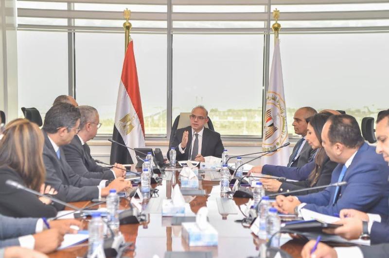 عقب حلف اليمين الدستورية.. الدكتور محمد فريد وزير الاستثمار والتجارة الخارجية يحدد الأولويات ويصدر  تكليفات عاجلة لقيادات الوزارة والهيئات التابعة