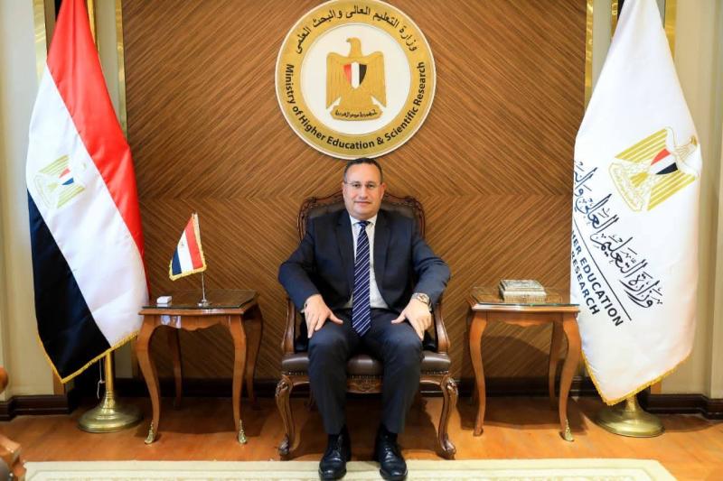 الدكتور عبد العزيز قنصوه عقب أدائه لليمين الدستورية:  السيد الرئيس يولي اهتمامًا كبيرًا بمنظومة التعليم العالي والبحث العلمي