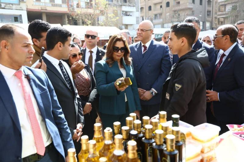 وزير التموين والتجارة الداخلية ووزيرة التنمية المحلية والبيئة ومحافظ القليوبية في جولة موسعة لافتتاح مشروعات خدمية ومعارض سلعية استعدادًا لشهر رمضان