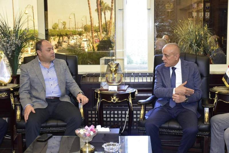 رئيس هيئة تنمية الصعيد يلتقي محافظ الأقصر لتعزيز التعاون بين الجانبين وتوقيع بروتوكولات تعاون مشتركة