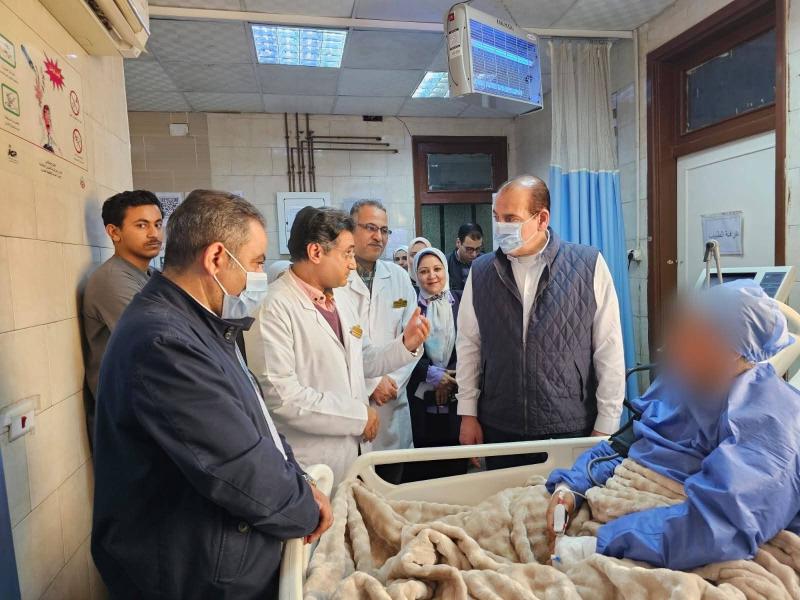 نائب وزير الصحة يتفقد منشآت أسيوط ويوجه بمكافآت تشجيعية للفرق المتميزة والوحدات المعتمدة