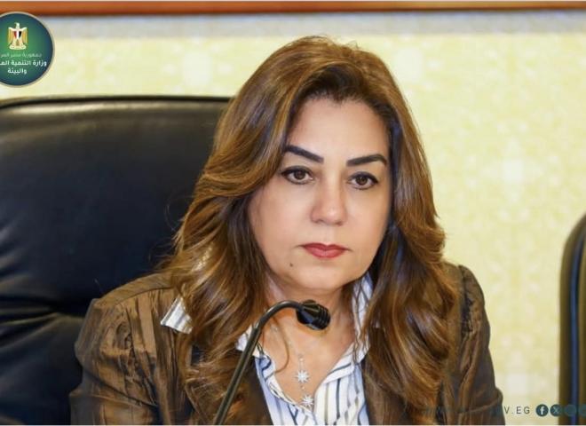 وزيرة التنمية المحلية والبيئة توجه باتخاذ الإجراءات القانونية حيال مخالفة حرق مكشوف للمخلفات الزراعية بالشرقية