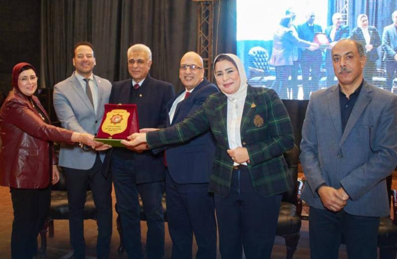 النائبة_الدكتورة_نيفين_الكاتب تشهد احتفالية نقابة أطباء البحيرة لتكريم كبار الأطباء المحالين للمعاش تقديراً لعطائهم المهني