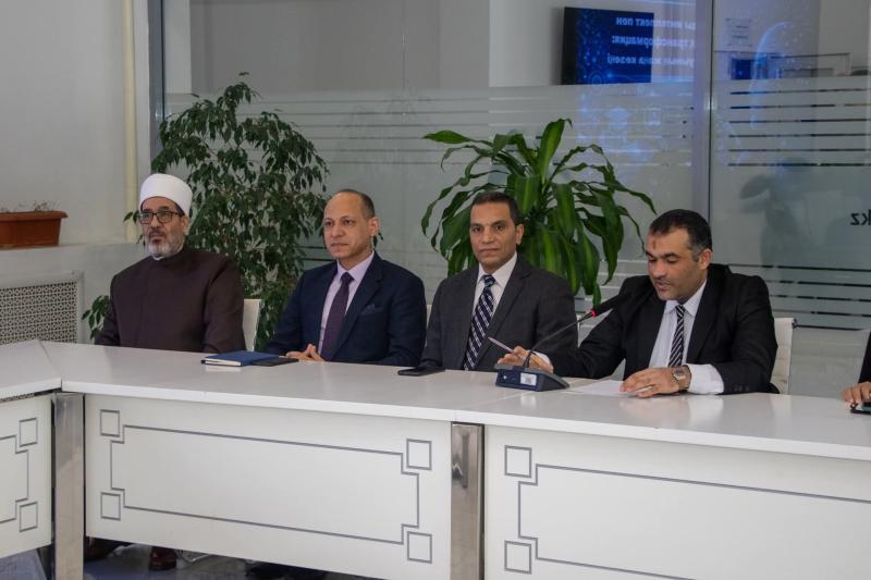 كلية اللغات والعلوم الإنسانية بجامعة نور - مبارك تنظم ندوة علمية بعنوان: «الذكاء الاصطناعي والتحول الرقمي: رؤية نظرية تطبيقية»