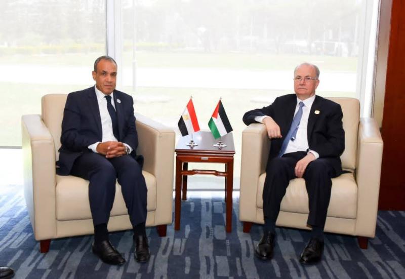 وزير الخارجية يلتقي رئيس وزراء دولة فلسطين على هامش القمة الأفريقية في أديس أبابا