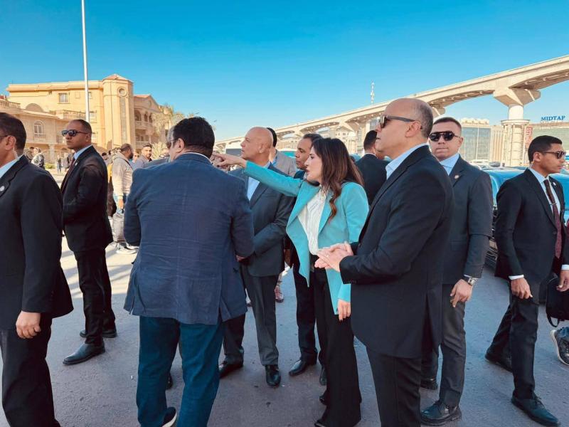 وزيرة الإسكان تقوم بجولة مفاجئة بمدينة القاهرة الجديدة