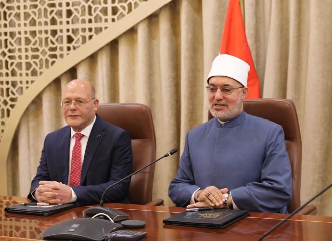 مفتي الجمهورية ورئيس جامعة سوهاج الأهلية يوقعان بروتوكول تعاون لتعزيز التعاون المشترك