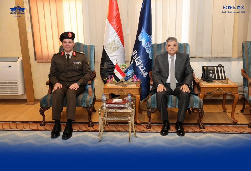 رئيس هيئة قناة السويس يستقبل وفداً من أوائل الكلية العسكرية التكنولوجية للاطلاع على مستجدات المشروعات التنموية