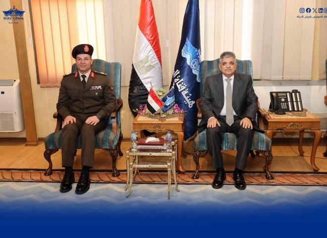 رئيس هيئة قناة السويس يستقبل وفداً من أوائل الكلية العسكرية التكنولوجية للاطلاع على مستجدات المشروعات التنموية