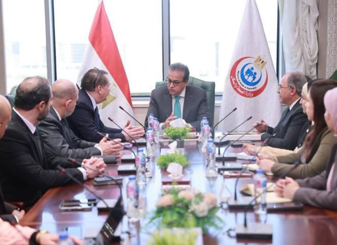 وزير الصحة يبحث مع «جنرال إلكتريك» توطين صناعة صبغات الأشعة داخل مصر