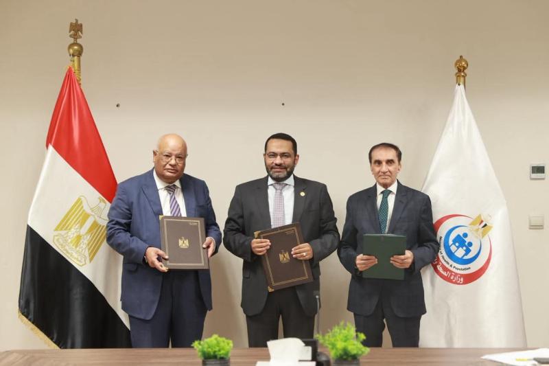 «الصحة» توقع بروتوكولين تعاون مع «شفاء الأورمان» والجمعية العلمية لرعاية مرضى الأورام لتعزيز الخدمات الطبية للمريض المصري