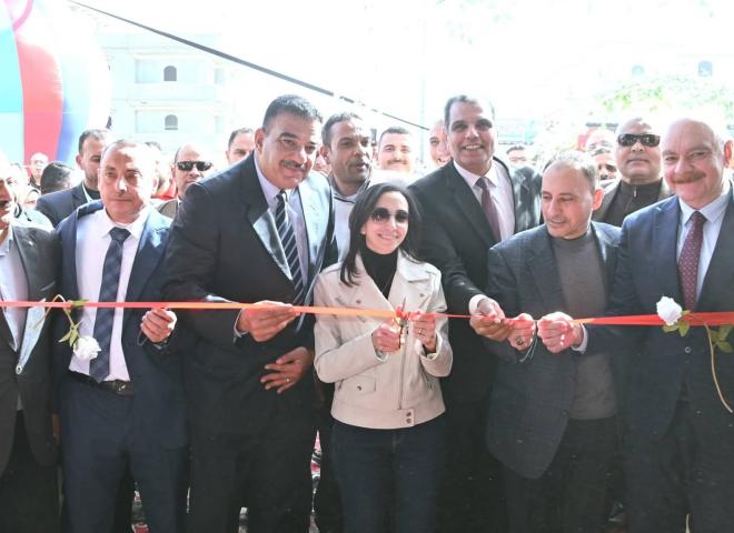 محافظ البحيرة تفتتح معرض «أهلاً رمضان» بشارع جمال عبد الناصر بإدكو