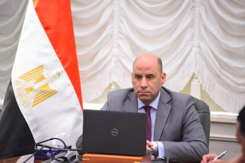 وزير العمل يقدّم العزاء.. ويوجّه بجمع المعلومات وإعداد تقرير عاجل لصرف الإعانات اللازمة لأسر ضحايا حادث جنوب بورسعيد