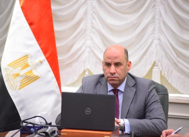 وزير العمل يقدّم العزاء.. ويوجّه بجمع المعلومات وإعداد تقرير عاجل لصرف الإعانات اللازمة لأسر ضحايا حادث جنوب بورسعيد