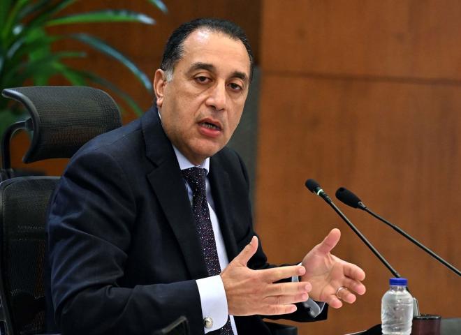 رئيس الوزراء ينعي ضحايا حادث تصادم جنوب بورسعيد .. ويوجه بتقديم الرعاية للمصابين وسرعة صرف المساعدات لأسر الضحايا