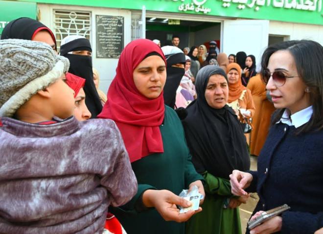 فى مستهل جولة موسعة بمركز كفر الدوار على مختلف القطاعات ...  محافظ البحيرة تتفقد مكتب البريد بسيدي غازي