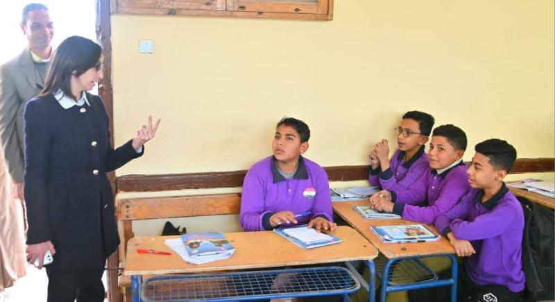 محافظ البحيرة تتفقد مدرسة الشهيد/ كارم صباح - بسيدي غازي بكفر الدوار لمتابعة إنتظام العملية التعليمية