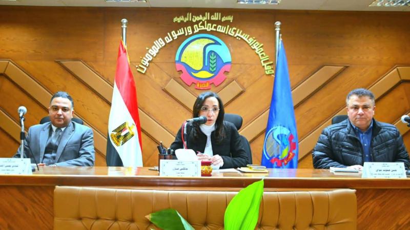 محافظ البحيرة توجه بتكثيف الجهود لرفع كفاءة المشروعات الخدمية والإنتاجية وبحث آليات تطويرها وتنمية مواردها