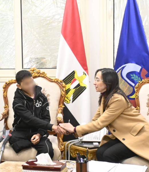 خلال القاء الدوري لخدمة المواطنين ...   محافظ البحيرة تُوجّه بإنهاء طلبات المواطنين بشكل فوري ومتابعة التنفيذ ميدانياً