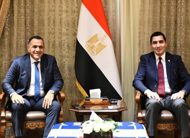 وزير الشباب والرياضة يستقبل رئيس الشركة الإفريقية لبحث التعاون المشترك