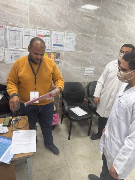 مدير الإدارة الصحية بجرجا”تكثيفا للجولات المروريه الميدانية لضمان انتظام العمل بوحدات الرعاية الأولية والمنشآت الصحية