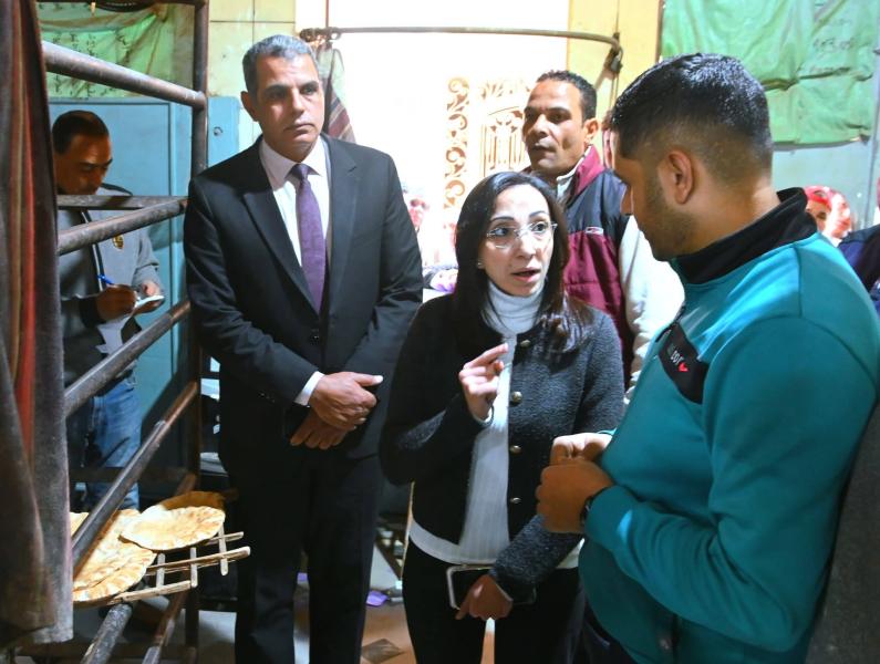 محافظ البحيرة تتابع عدد من المخابز خلال جولة مفاجئة بإيتاى البارود لمتابعة منظومة الخبز