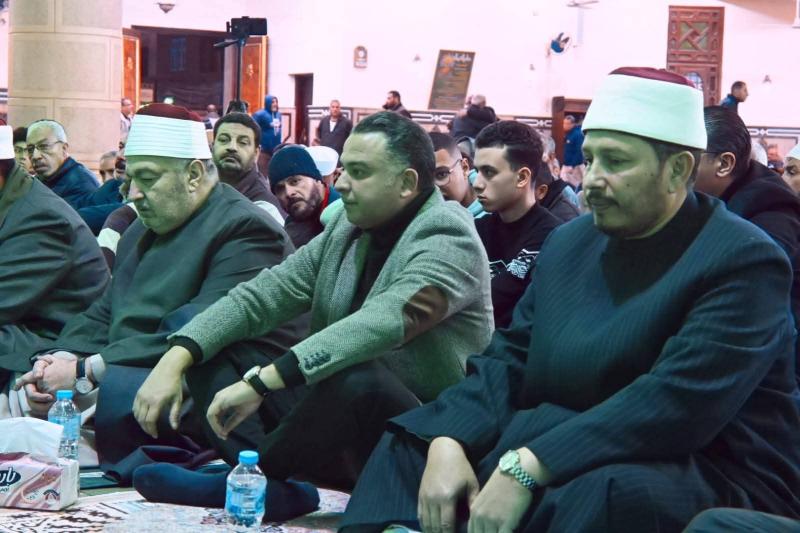 في أجواء إيمانية .....  نائب محافظ البحيرة يشهد إحتفالية مديرية الأوقاف  بمناسبة ذكرى العاشر من رمضان بمسجد ناصر بدمنهور