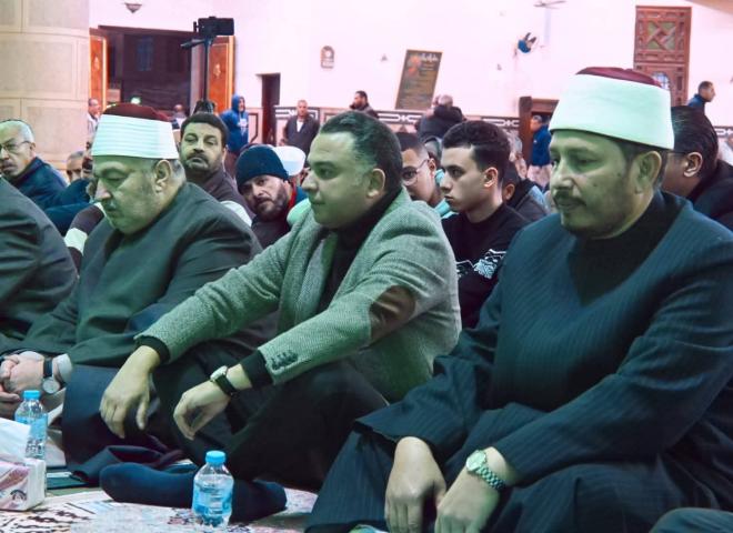 في أجواء إيمانية .....  نائب محافظ البحيرة يشهد إحتفالية مديرية الأوقاف  بمناسبة ذكرى العاشر من رمضان بمسجد ناصر بدمنهور