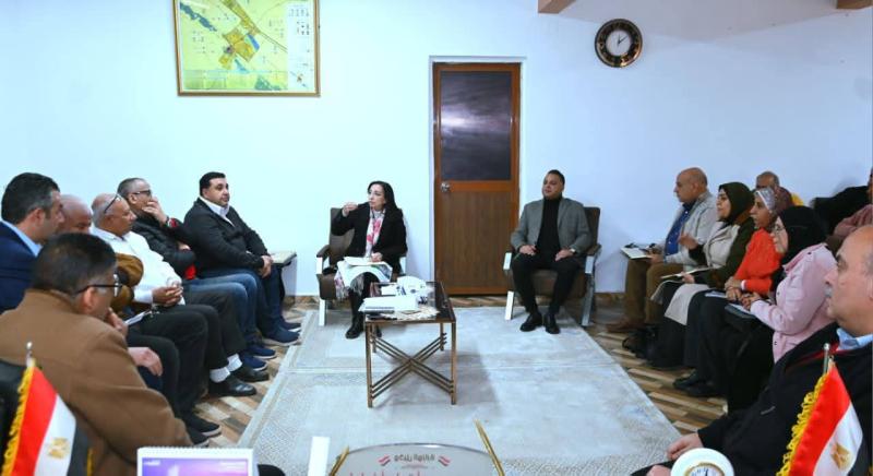 محافظ البحيرة تبحث مشاكل وإحتياجات وادي النطرون بحضور كافة القيادات التنفيذية وتقديم حلول فورية لها