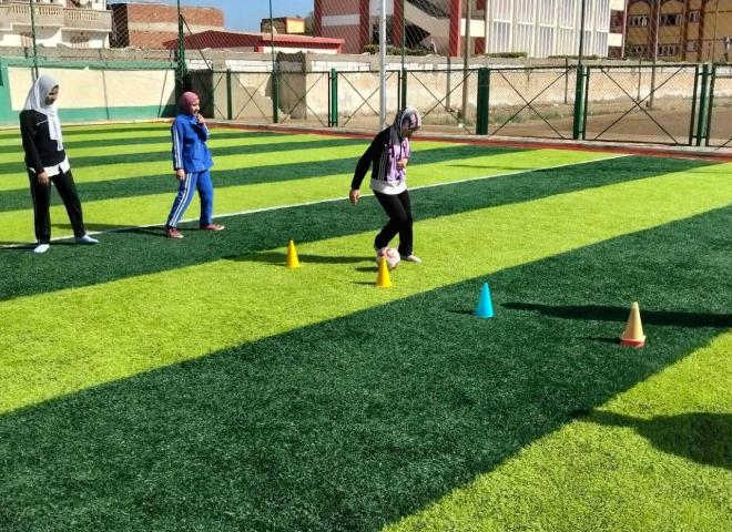 إستمرار فعاليات مشروع اللقاءات الرياضية للفتيات في خماسي كرة القدم تحت شعار ”ألف بنت ألف حلم” ضمن مبادرة ”قطار الخير ٢”