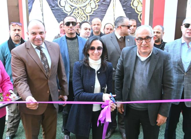 محافظ البحيرة ورئيس الهيئة العامة للتأمين الصحي يفتتحان مبنى عيادة التأمين الصحي بكوم حمادة